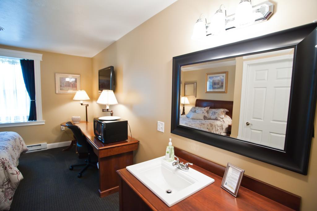 Beacon Hotel Oswego Esterno foto