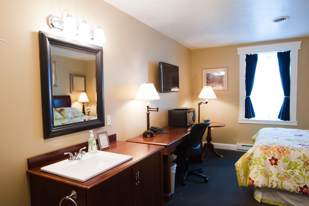 Beacon Hotel Oswego Esterno foto